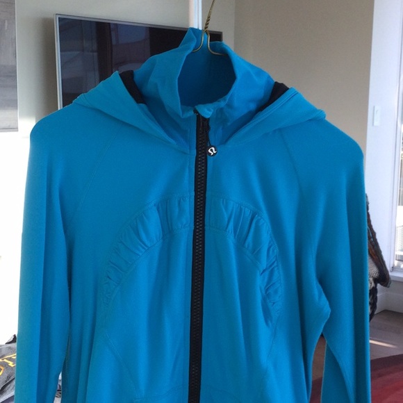 Lululemon classic in stride long jacket - Picture 8 of 10